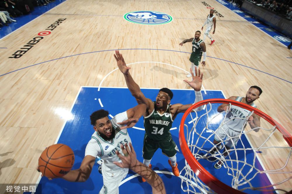 跌宕起伏的 跌宕起伏的